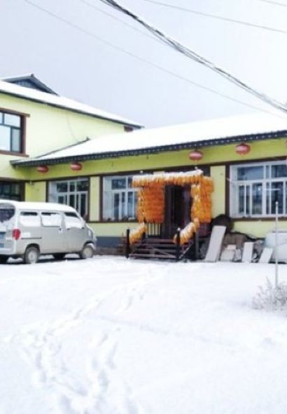 亞布力雪龍山莊鐵鍋燉美食