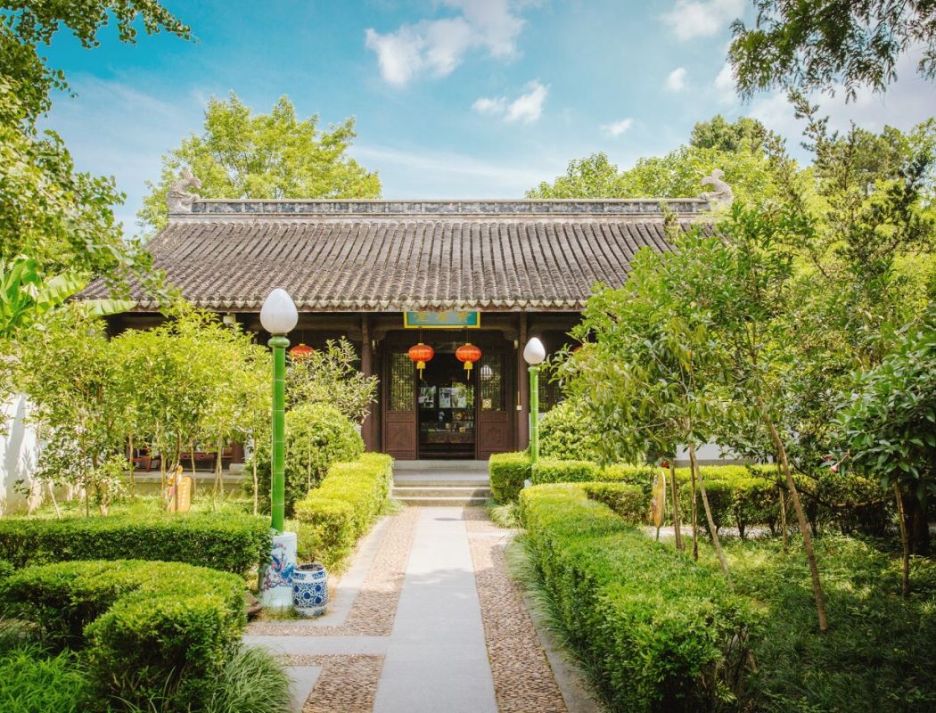 Water Pavilion Gate/Kong's Temple