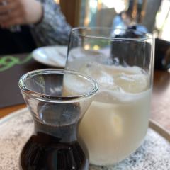 Chom Cafe and Restaurant User Photo