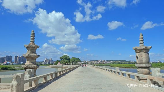 One-day private tour of Quanzhou Ancient City Kaiyuan Temple and Luoyang Bridge South Shaolin Temple Private Group from Xiamen City