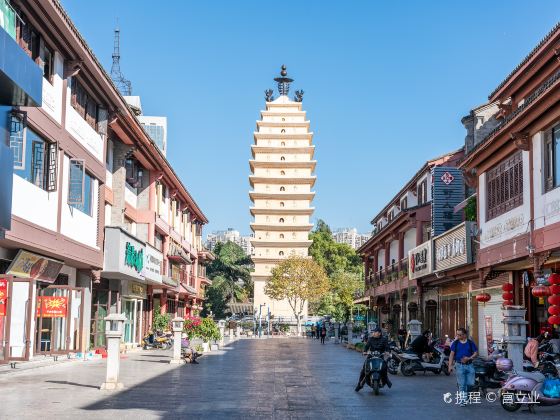 東寺塔