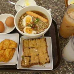 Old Airport Road Food Centre User Photo