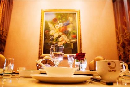 方宇餐饮(金宇·盛世年华店)