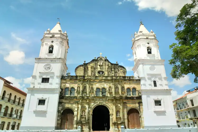 Hotels near Casco Viejo