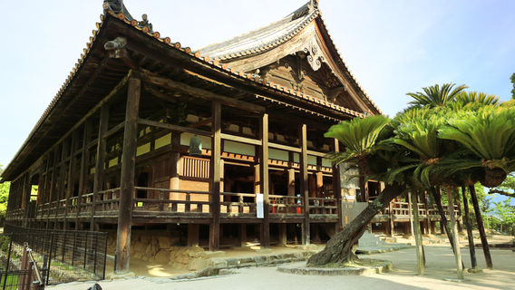 Hokoku-jinja (Senjokaku Pavilion)