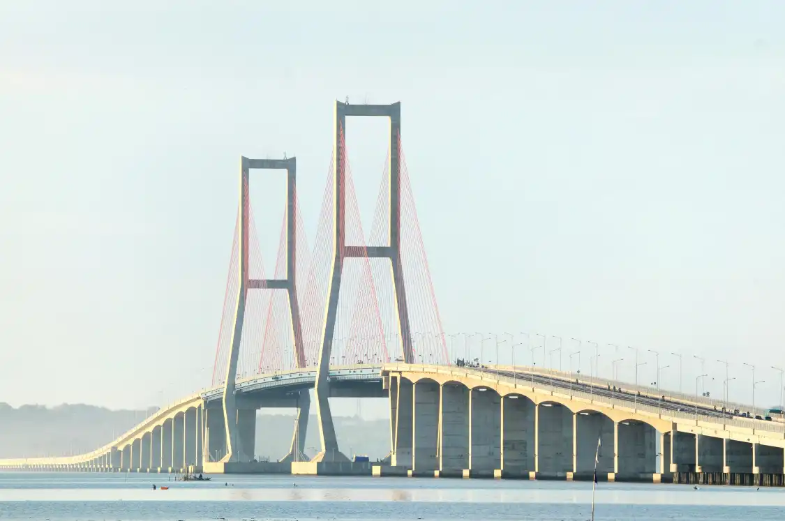 Hotels near Suramadu National Bridge