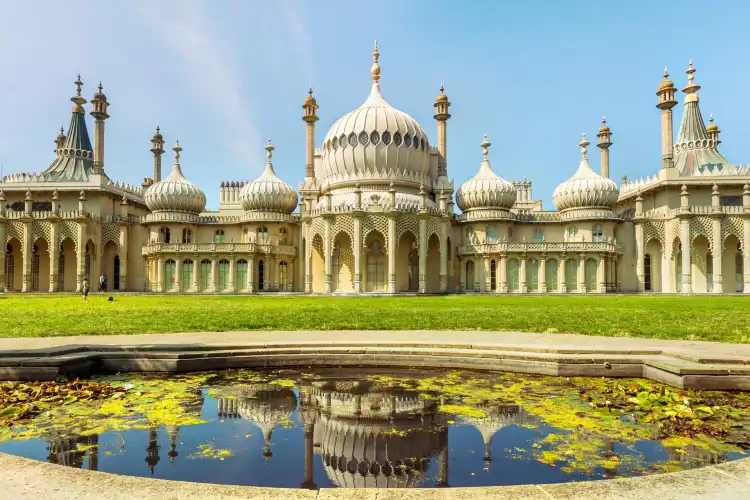 Отели рядом с достопримечательностью «Brighton Beach»
