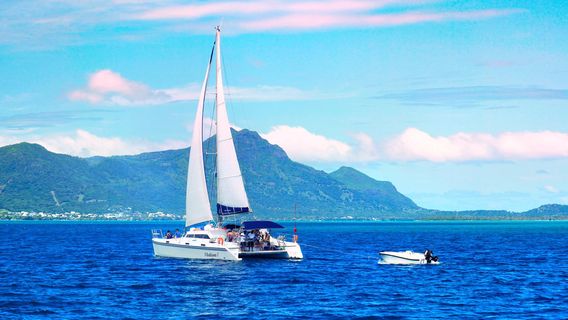 Puerto Galera Catamaran Cruise