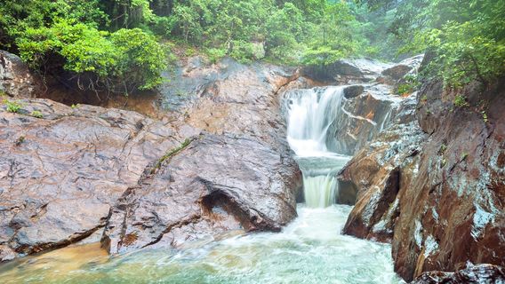 Than Mayom Waterfall