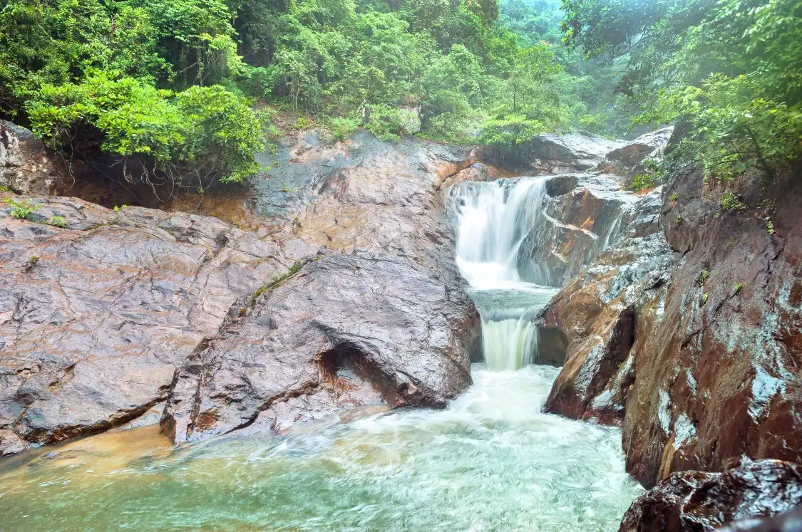 Hotels near Than Mayom Waterfall