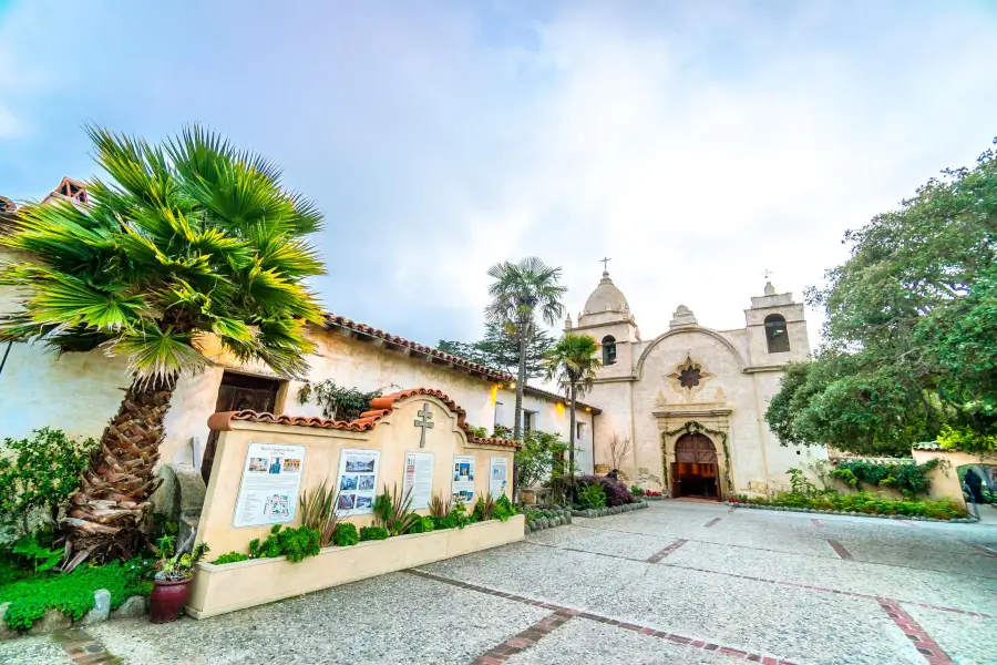 Misión de San Carlos Borromeo de Carmelo