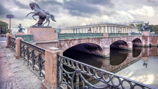 Anichkov Bridge