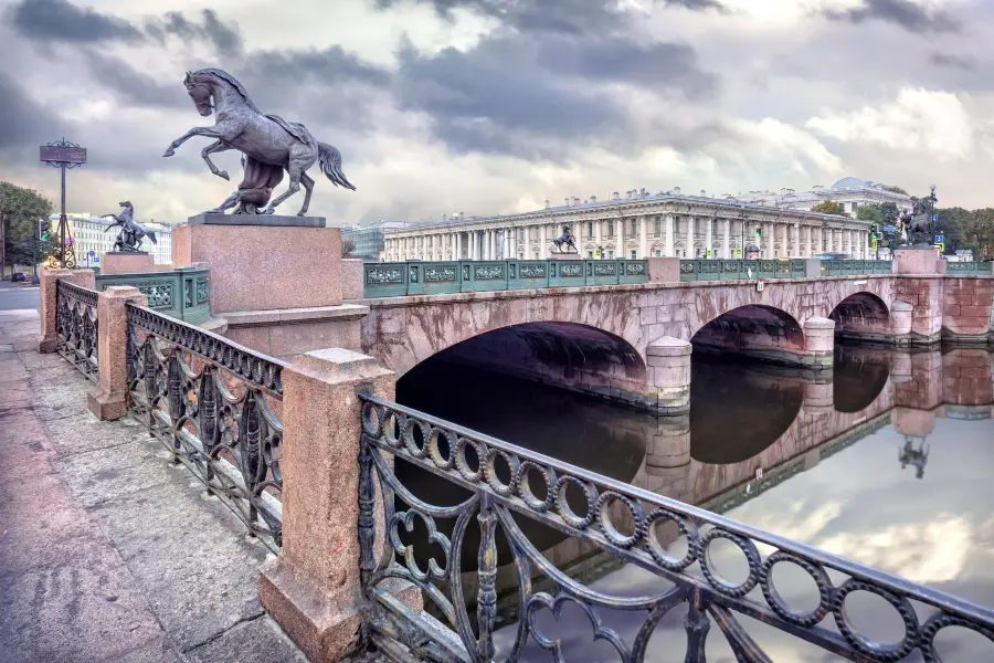 Anichkov Bridge