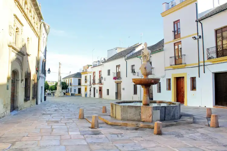 Các khách sạn gần Plaza del Potro