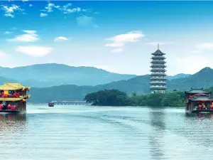 Hanfeng Lake