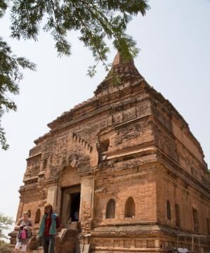 Nat Hlaung Kyaung
