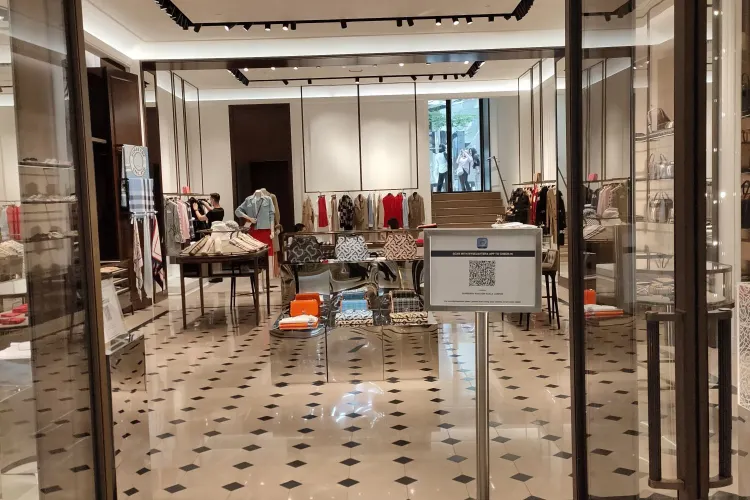 Shopping itineraries in Burberry in November (updated in 2023) - Trip.com