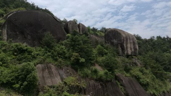 玉蒼山森林國家公園，從售票處開始上，個人覺得並不是特別的大，