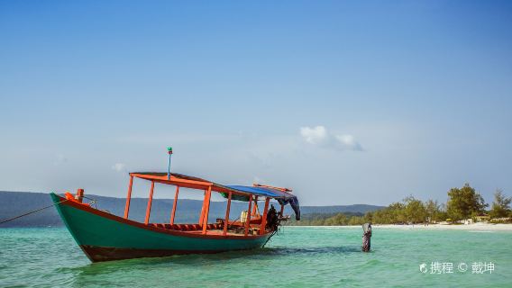 カンボジア プノンペン+シハヌークビル ワンデーツアー【シハヌークビル~プノンペン 貸切チャーター ホテル送迎付き】