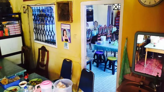 Rumah Makan Nasi Kuning Saroja Manado