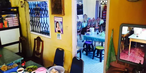 Rumah Makan Nasi Kuning Saroja Manado