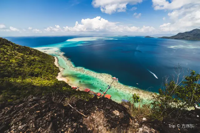 Glass Bottom Boat Tour in Semporna