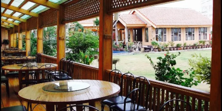 Chomtalay Ngunheng Restaurant