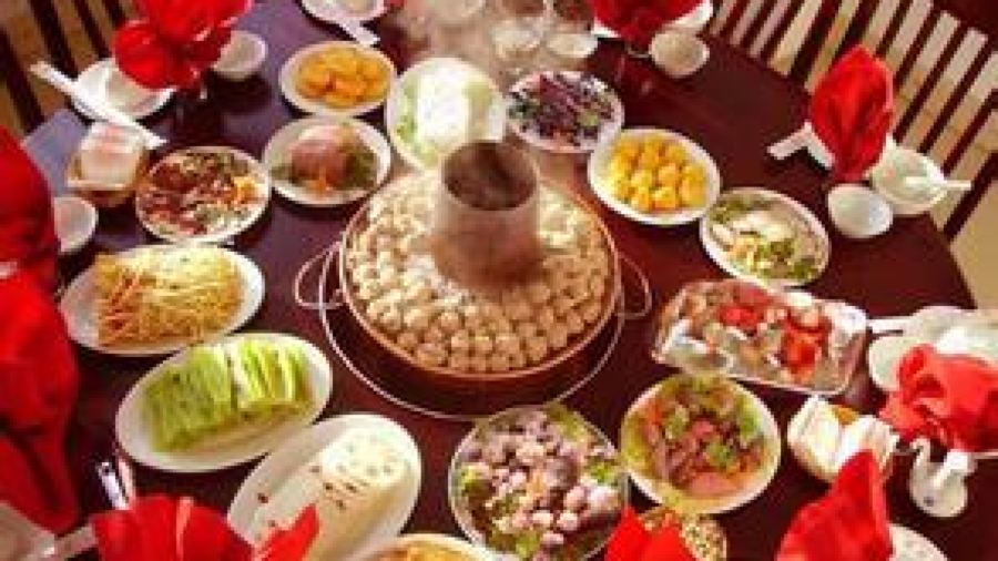 ZAI SHUI YI FANG TE SE HUO GUO