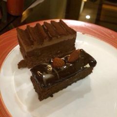 东莞旗峰山酒店及行政公寓 · 莱斯西餐厅 User Photo