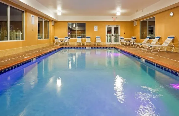 智選假日套房酒店薩默塞特中央