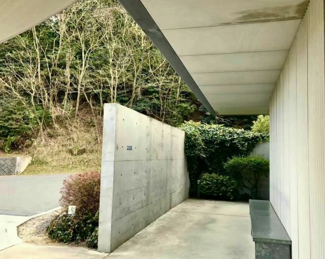 地中美術館