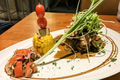 EAT Bar & Grill Restaurant Karon