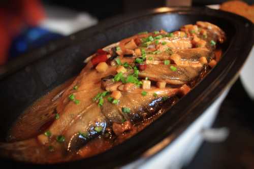 he fei shi bai ge da guan jiu dian · zhong can ting