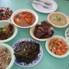 Helena's Hawaiian Food User Photo