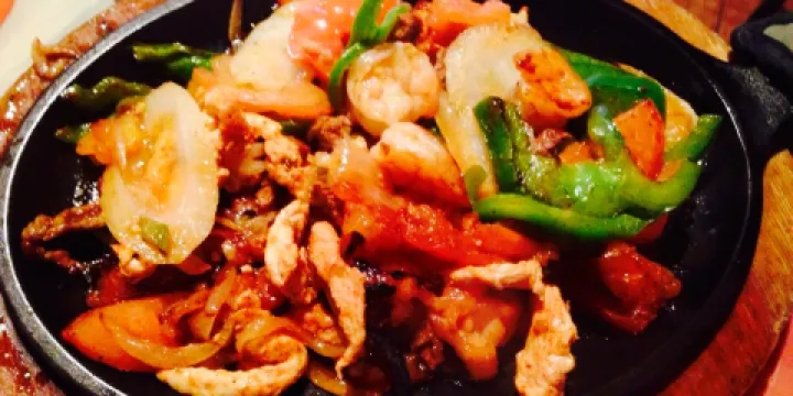 Los Agaves Mexican Grill