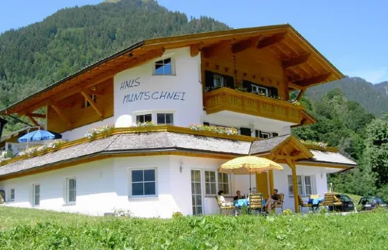 門特斯尼豪斯酒店