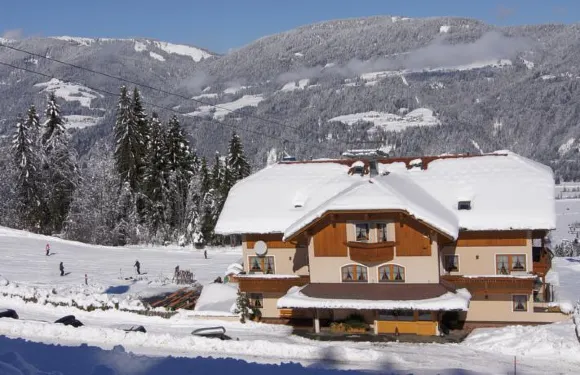 艾德霍夫公寓式酒店