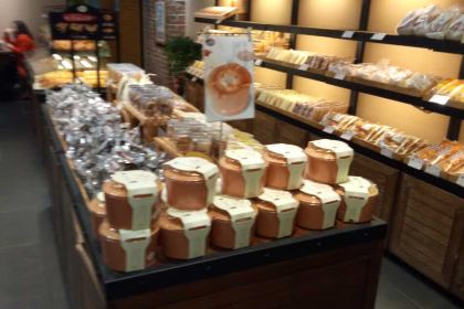 皇冠幸福里动物奶油生日蛋糕(葛店中百仓储店)