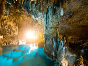 Gyokusendo Cave