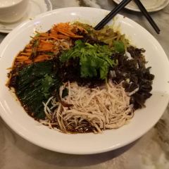 Ai Ruo Chun (KunMing JinBi Park) User Photo