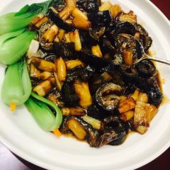 LUBANZHANG BRAISED SEA CUCUMBER WITH SCALLION 여행 사진