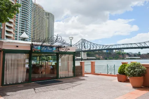 La Vue Waterfront Restaurant
