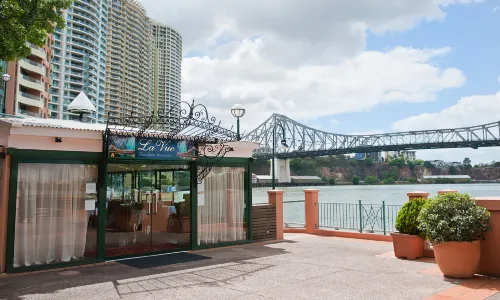 La Vue Waterfront Restaurant