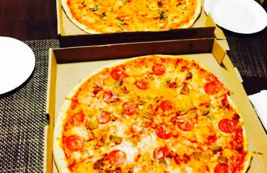 Frankie & Johnnies Italian Restaurant & Pizza