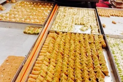 Mahroum Sweets since 1890 in 나자렛