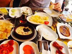 Edy Coffee & Breakfast