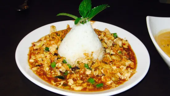 Hot Basil Thai Cafe