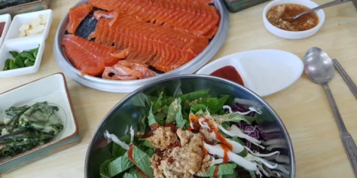 Cheongpung Sashimi Restaurant