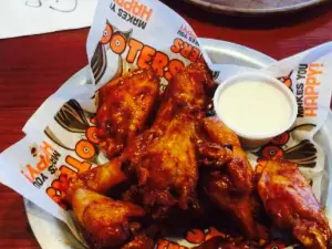 Hooters