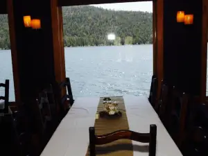 Half Moon Lake Lodge